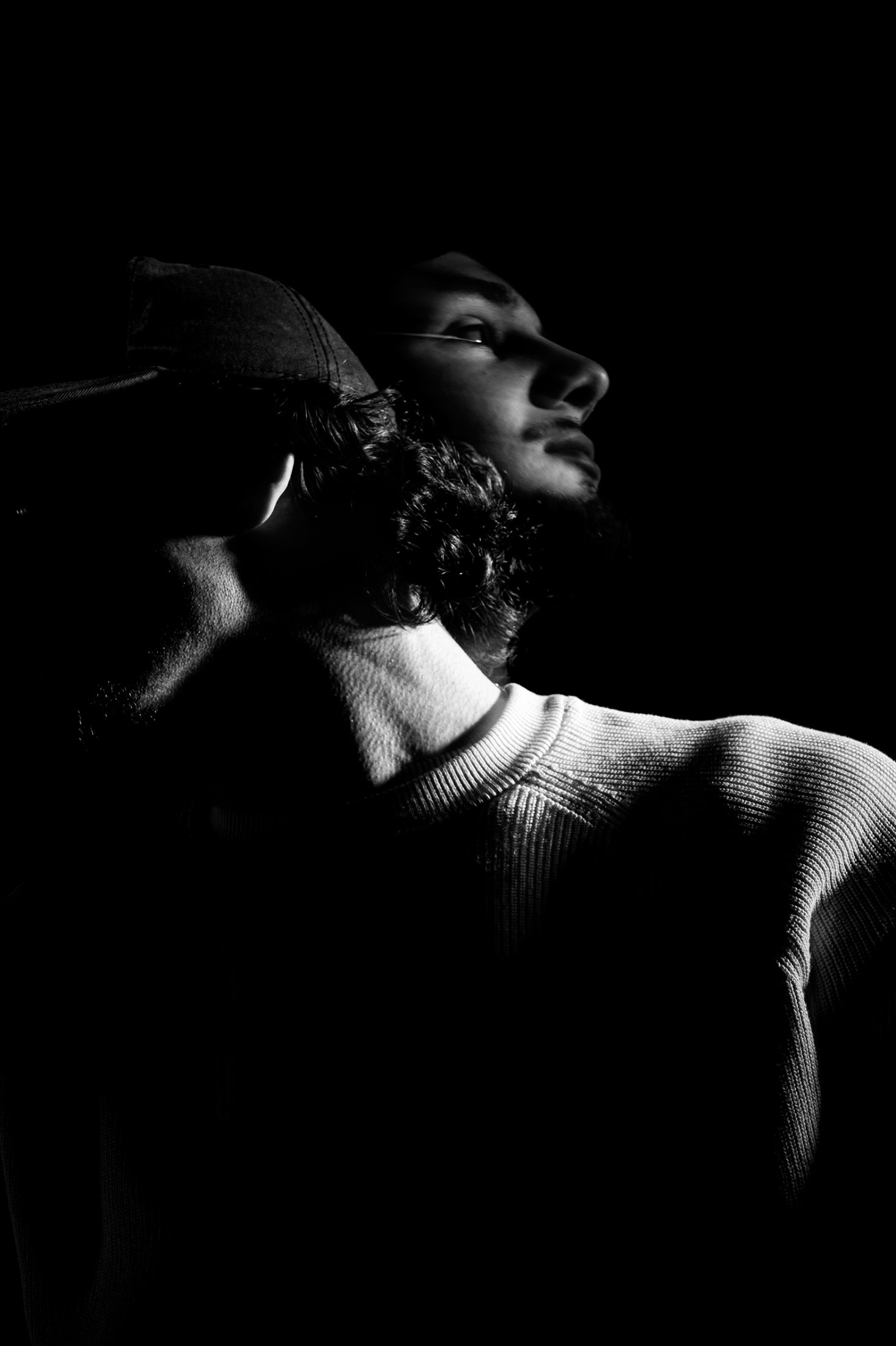 Profil dans l'ombre, noir et blanc
